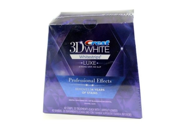 แผ่นแปะฟันขาว CREST 3D WHITE LUXE WHITESTRIPS PROFESSIONAL EFFECTS